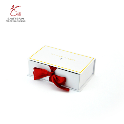 Matte Lamination Cardboard Gift Packaging Box for Luxury Gifting Experience | Foil Stamping Gift Boxes